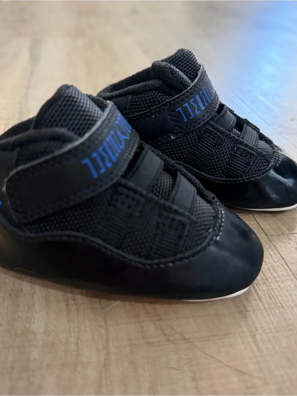 Baby Jordan Retro 11 - Size 2c